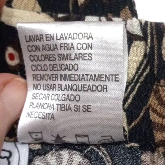 Sag Harbor Women's Med Floral Skirt Red Beige Black Midi Tiered Swing Pull On - Picture 7 of 7